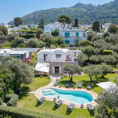 Villa Luxury With Pool And Privacy *