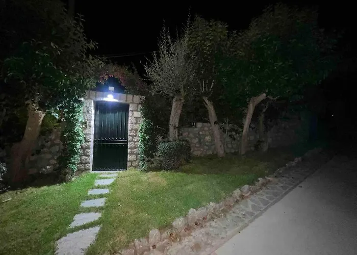 Villa Luxury With Pool And Privacy