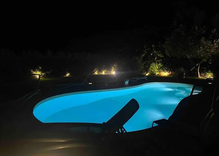 Villa Luxury With Pool And Privacy