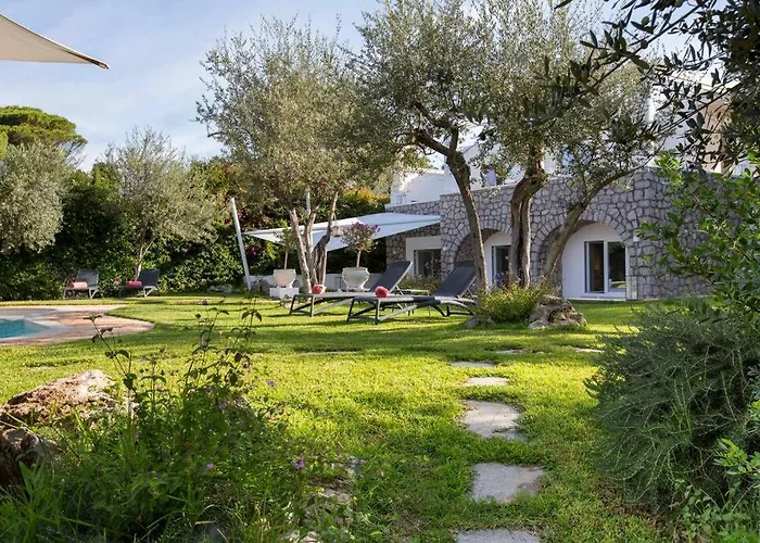 Luxury With Pool And Privacy Villa