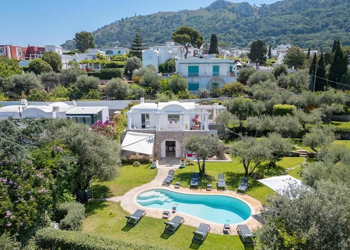 Villa Luxury With Pool And Privacy *