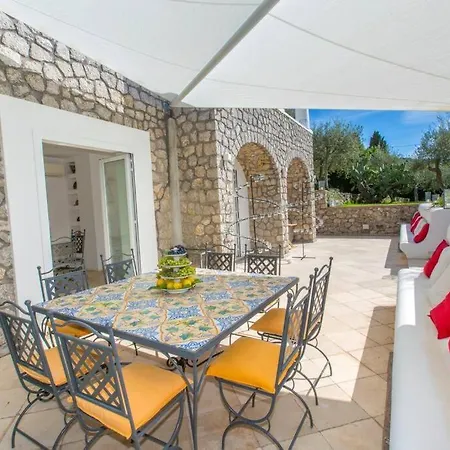 Villa Luxury With Pool And Privacy *