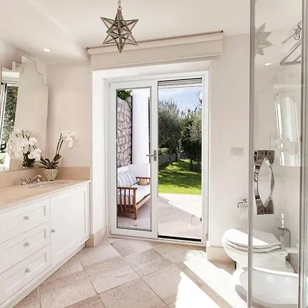 Villa Luxury With Pool And Privacy
