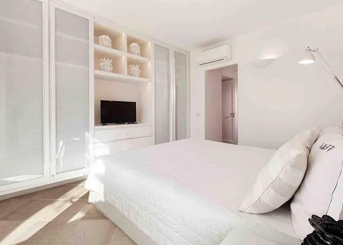 Luxury With Pool And Privacy Вилла *