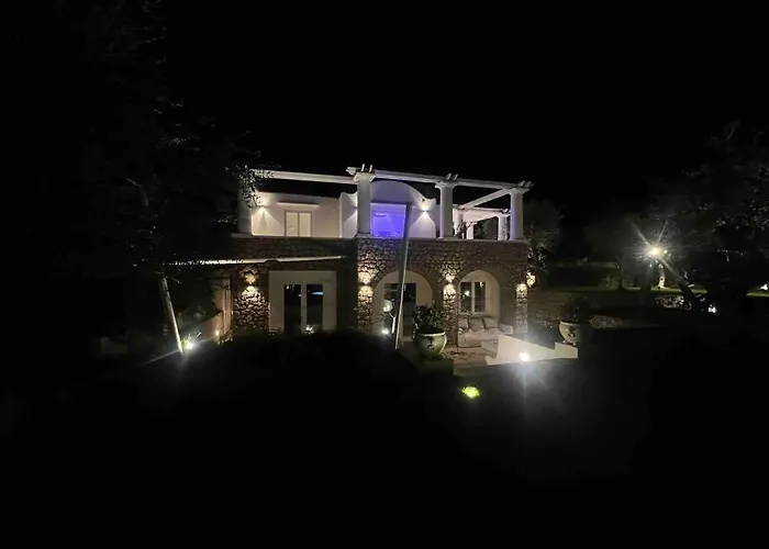 Luxury With Pool And Privacy Вилла Анакапри